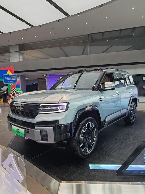 成都金牛区裕迅泽企业管理咨询比亚迪方程豹硬派越野的爆款，英菲尼迪35周年与你共成长